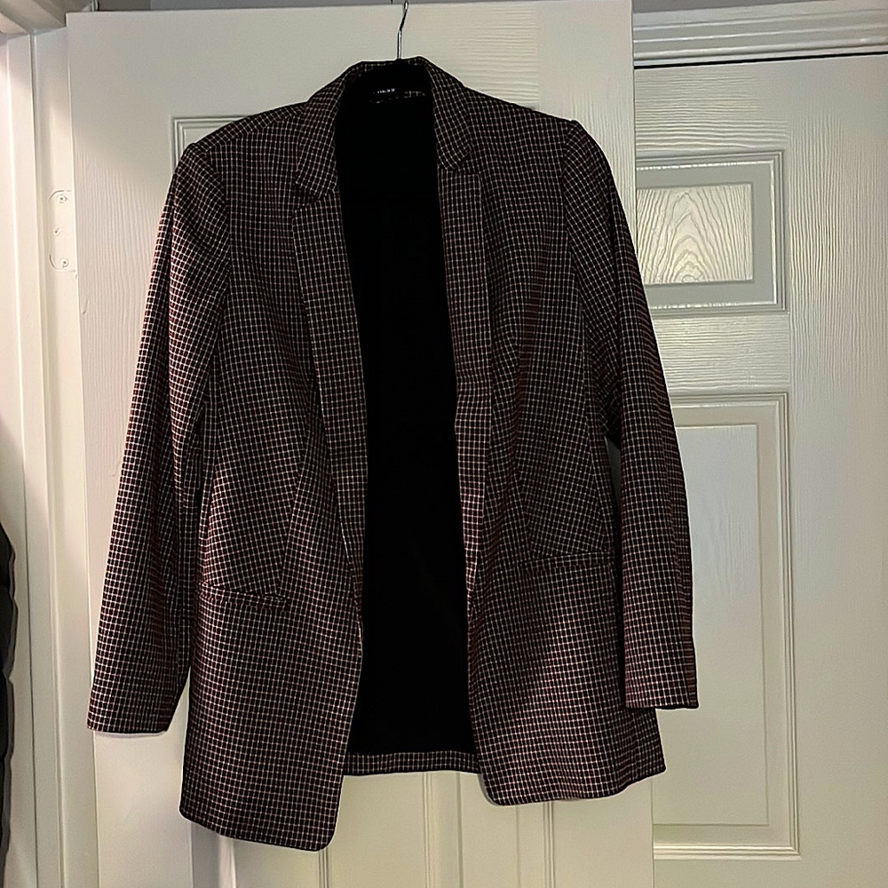 Express, Plaid peak lapel boyfriend blazer, open front- no closure